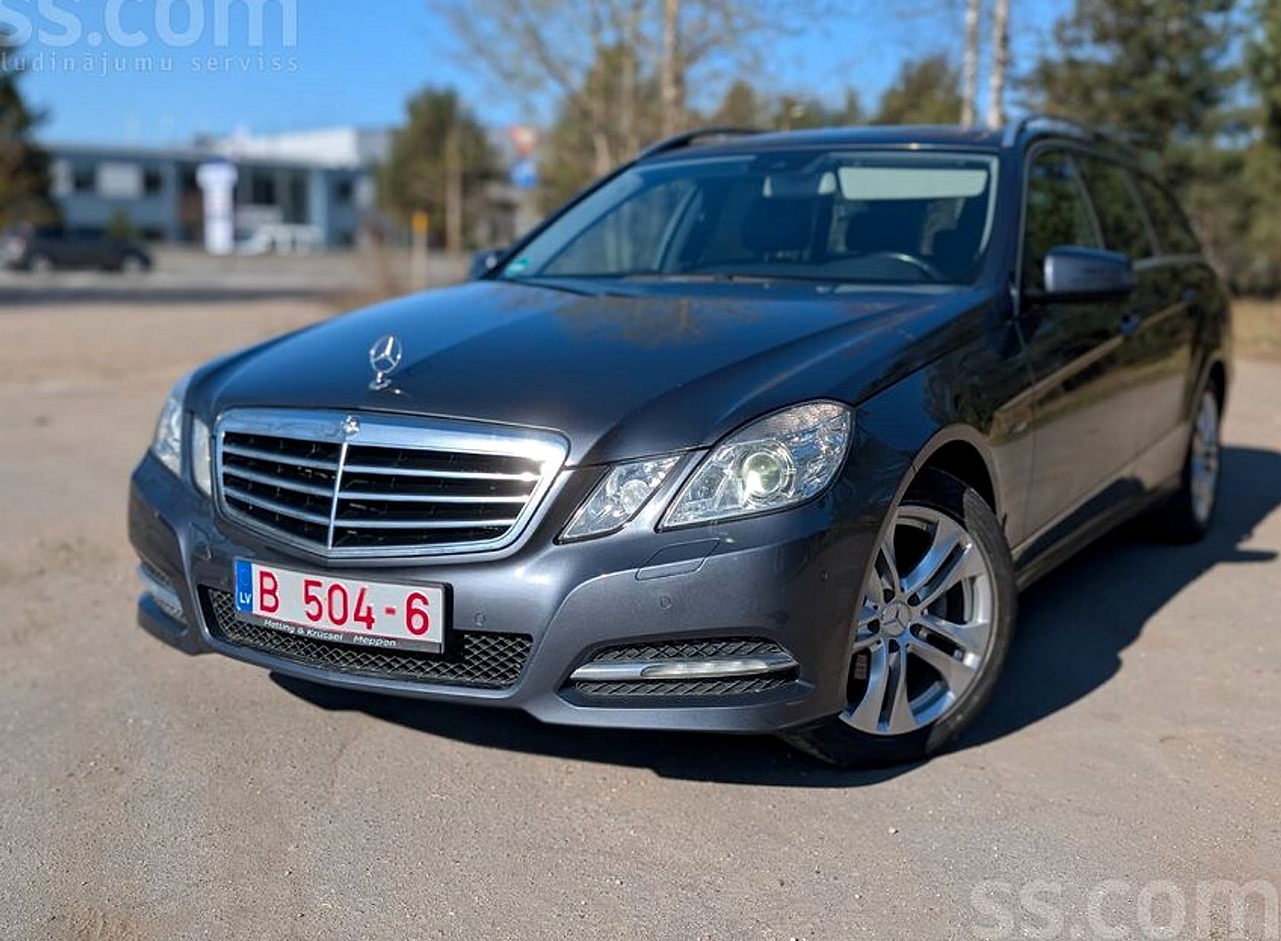 Mercedes-Benz E220 — foto 3