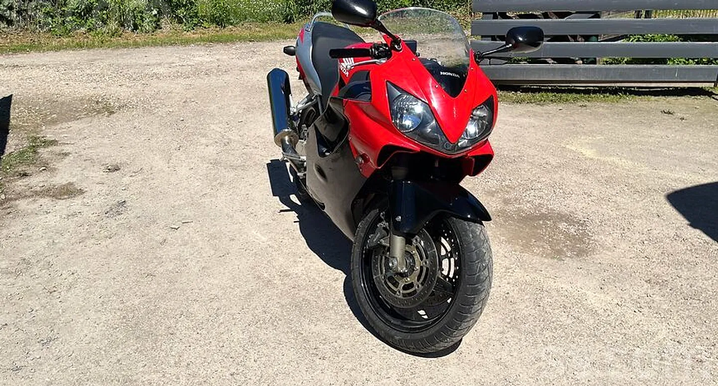 Honda Cbr F4i