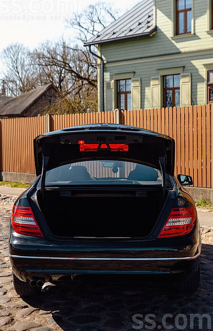 Mercedes-Benz C180 — foto 4