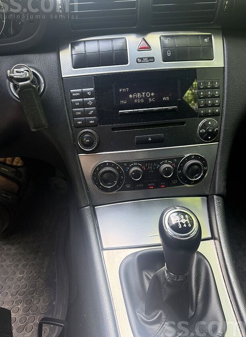 Mercedes-Benz C200 — foto 5