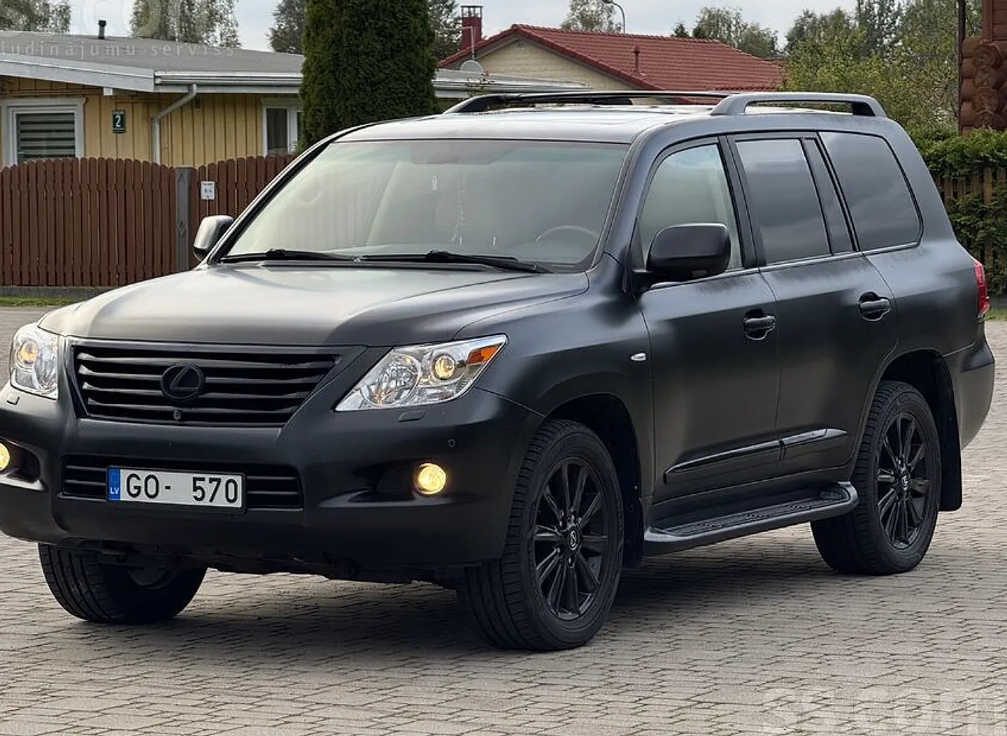 Lexus LX, 2011. gads