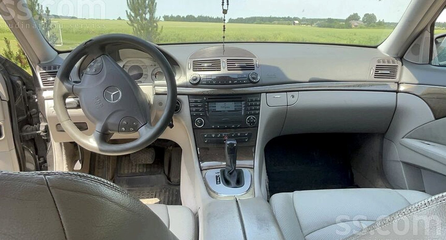 Mercedes-Benz E270 — foto 5