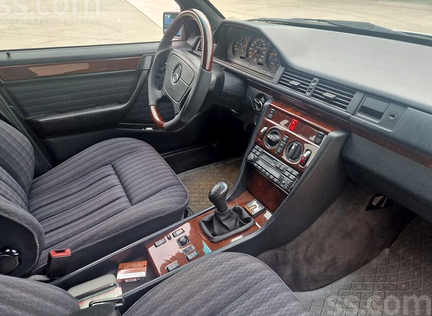 Mercedes-Benz E320 — foto 6