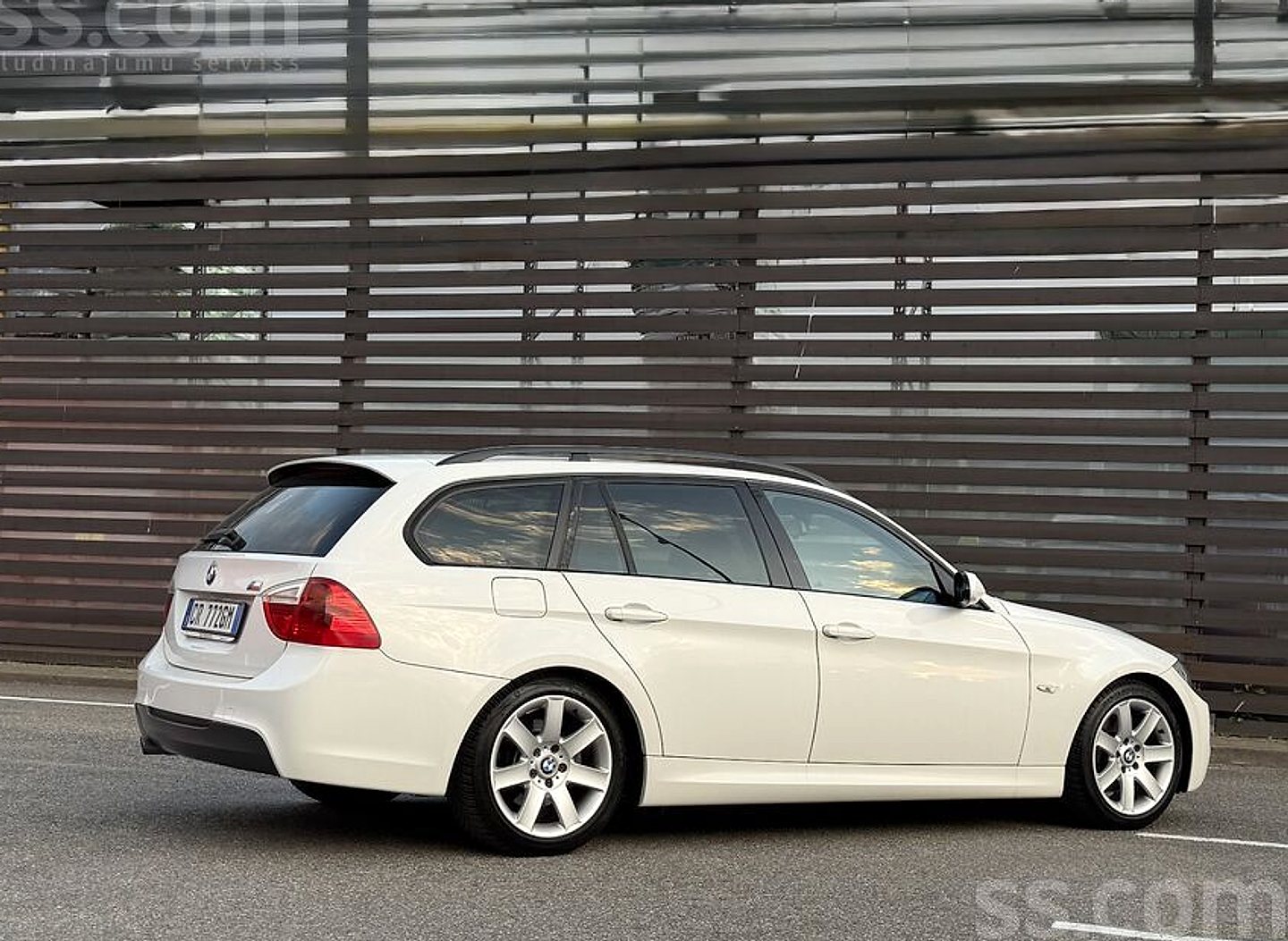 BMW 320 — foto 6