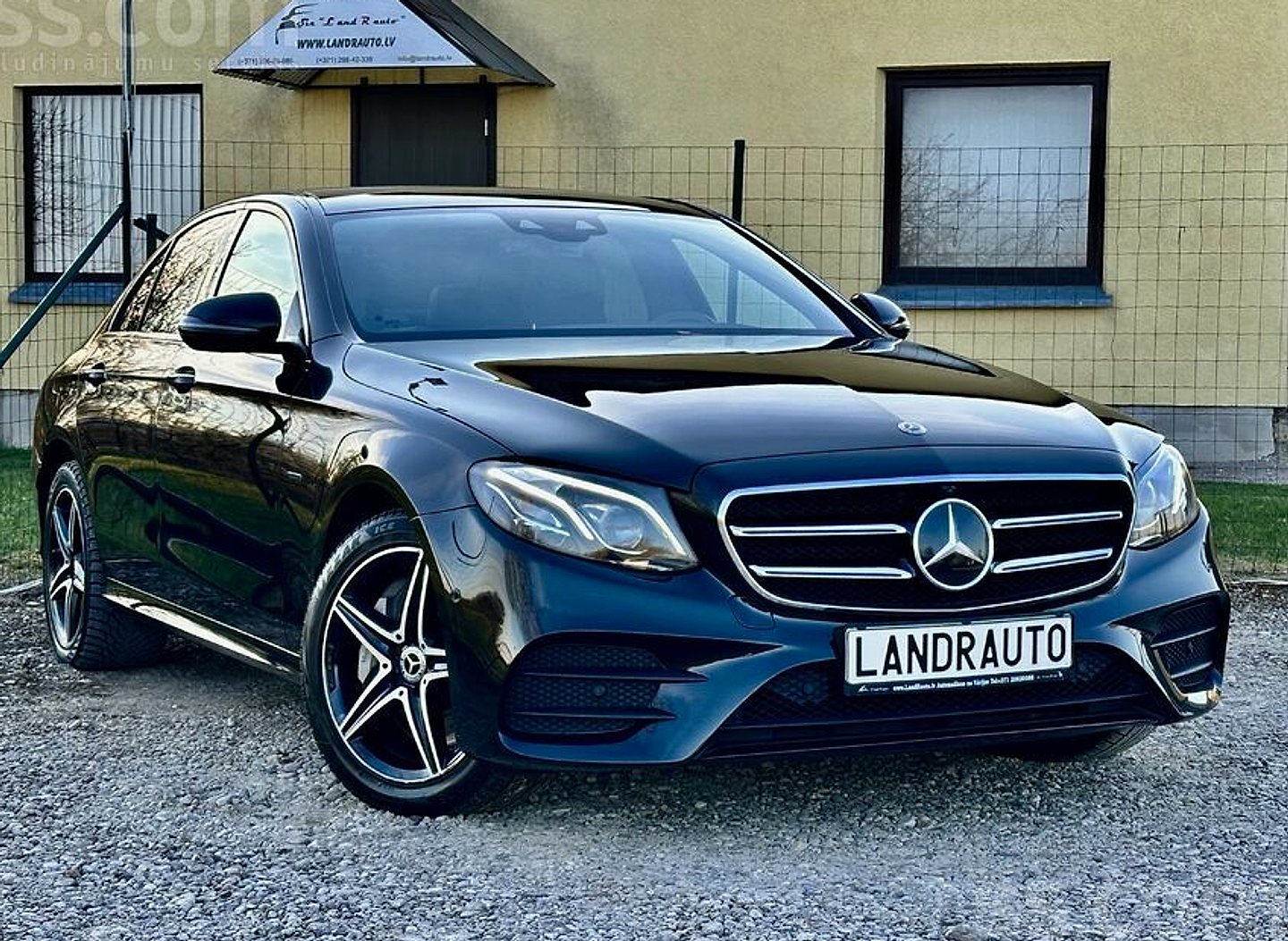 Mercedes-Benz E300 — foto 3