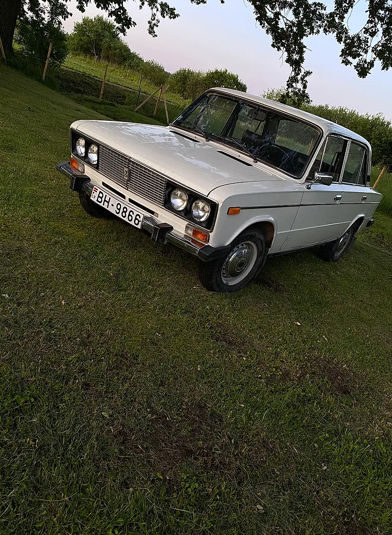 Vieglie auto Retro automašīnas, 1986. gads