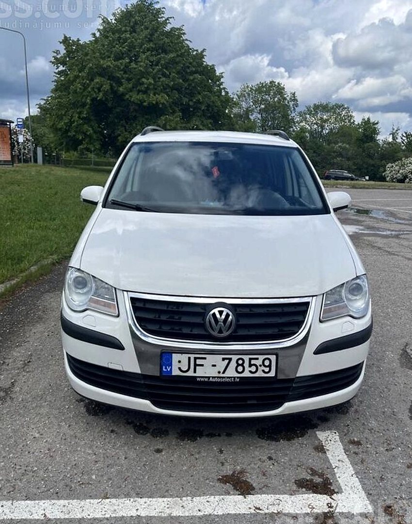 Volkswagen Touran, 2009. gads