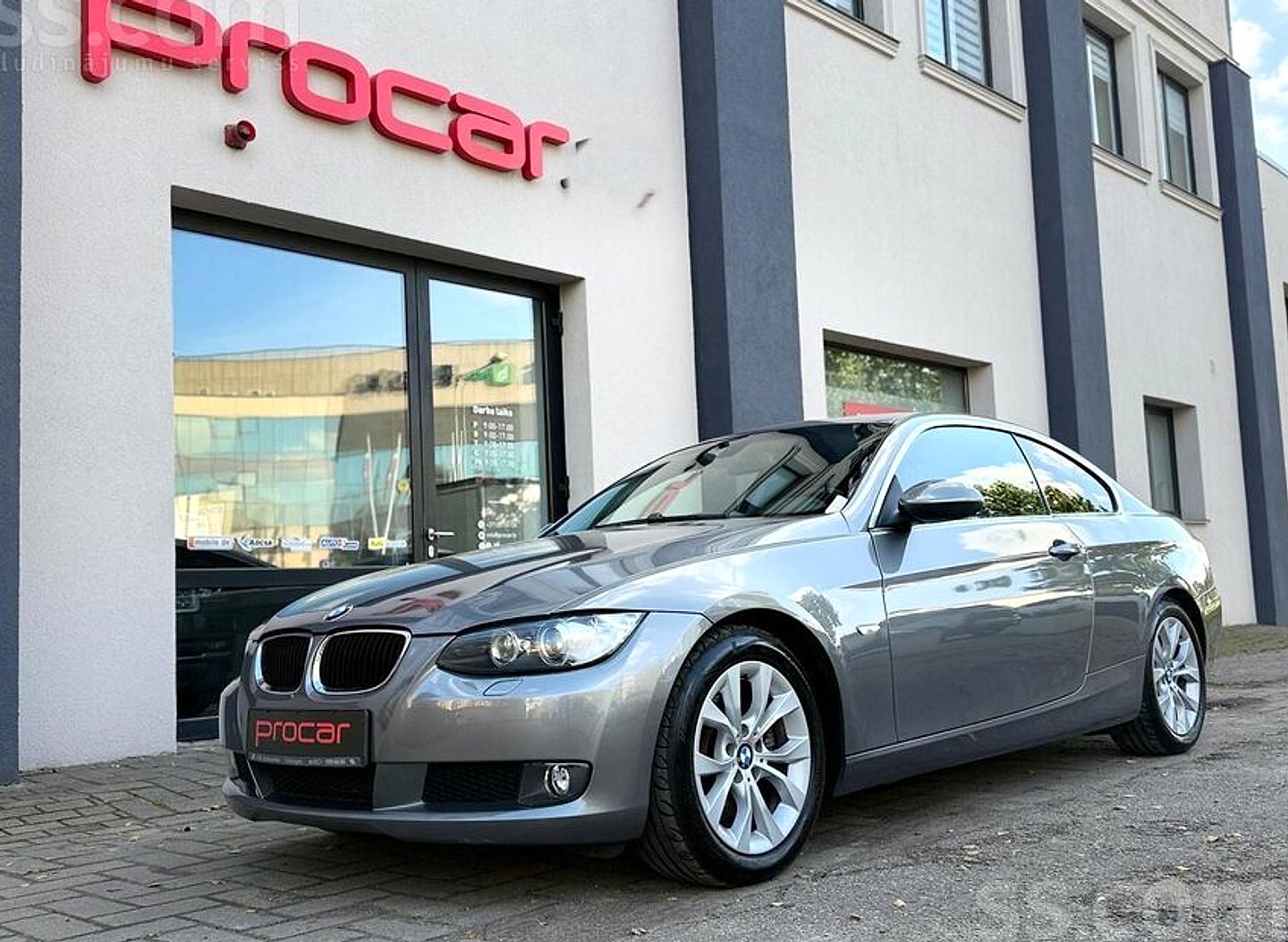 BMW 330 — foto 2
