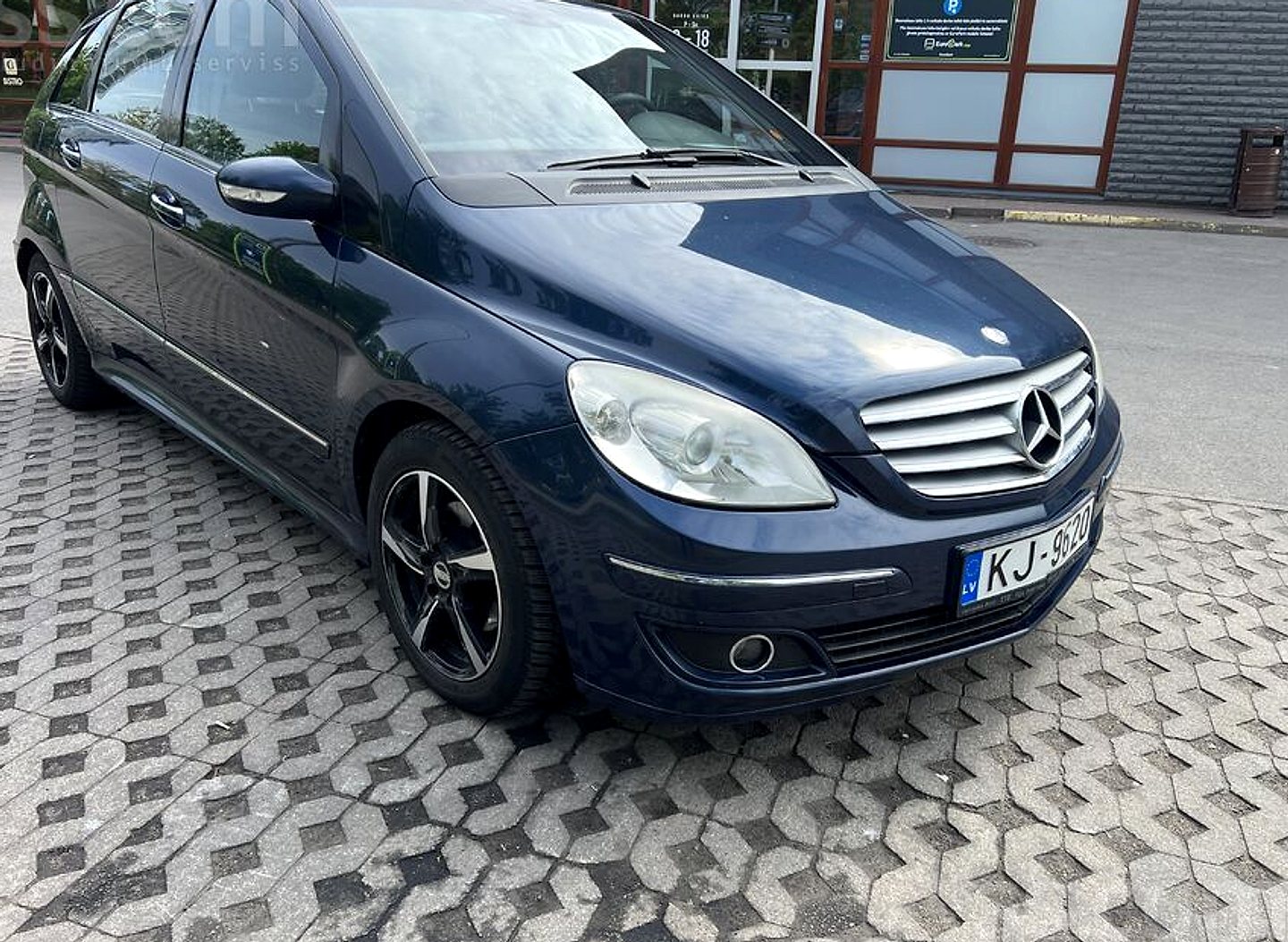 Mercedes-Benz B180 — foto 2