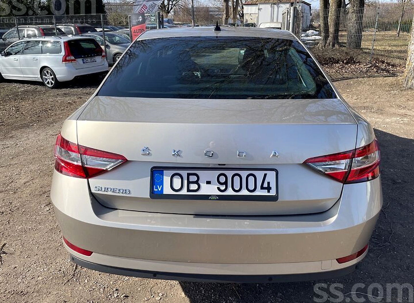 Škoda Superb — foto 4