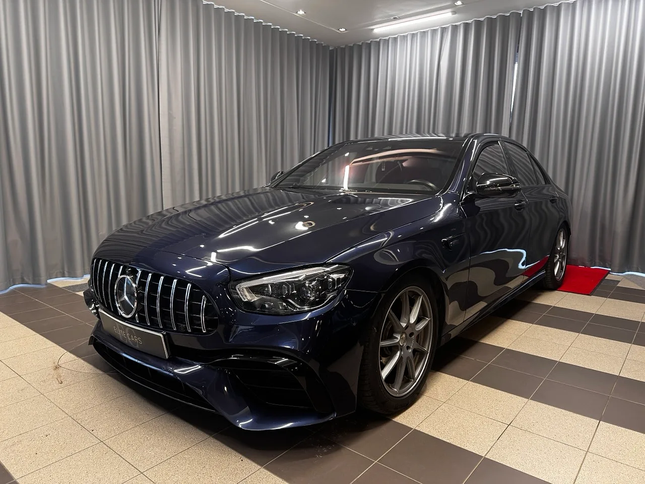 Mercedes-Benz E300, 2020. gads