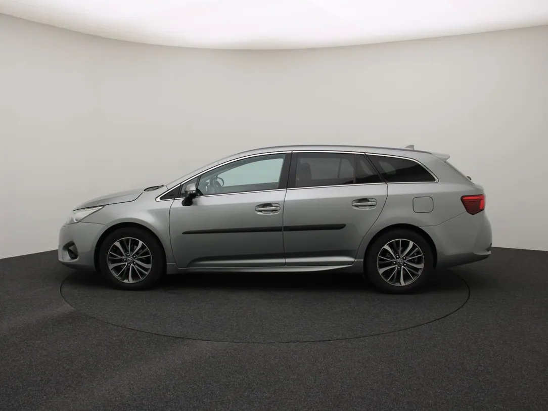 Toyota Avensis — foto 7