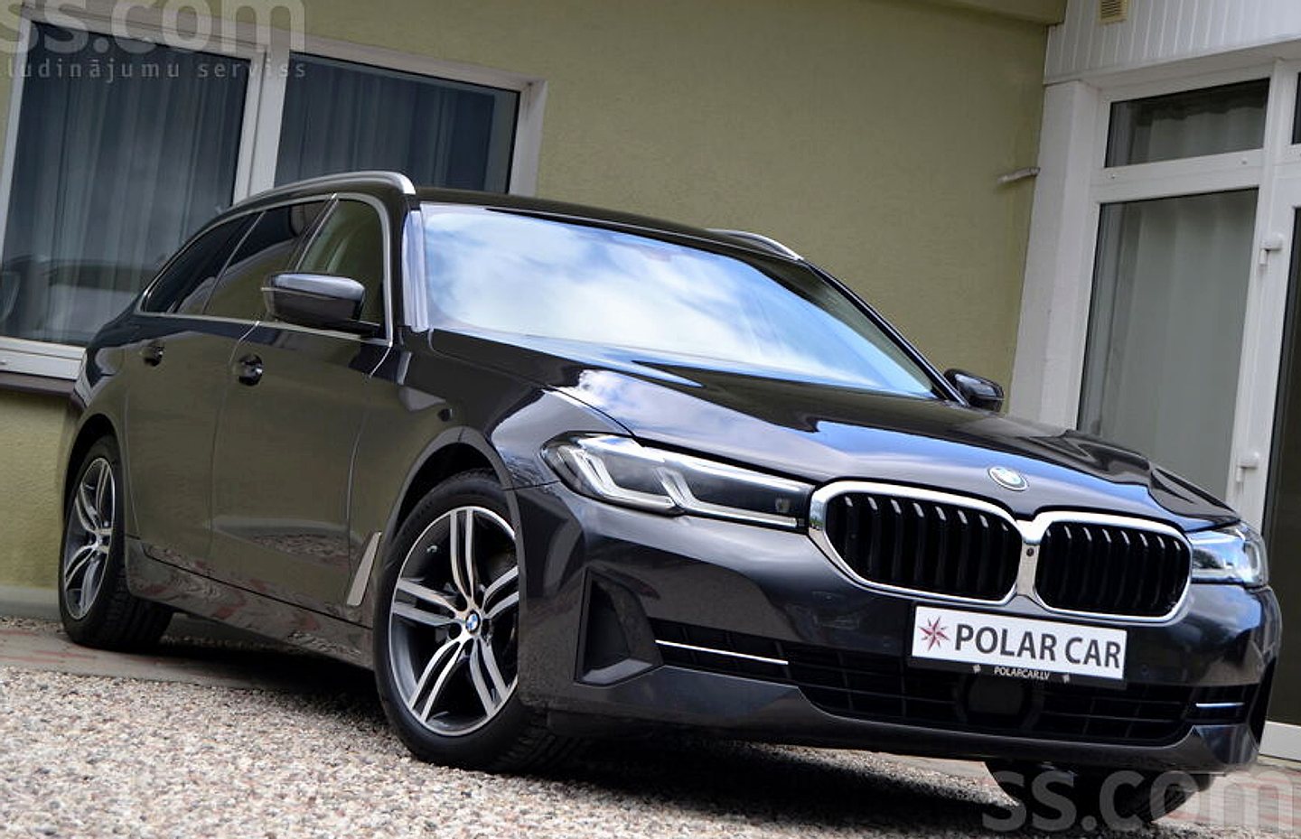 BMW 520 — foto 2