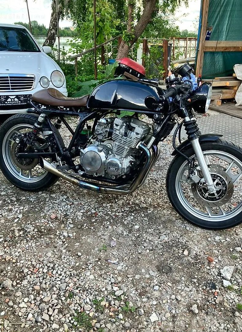 Yamaha Xj900F, 1990. gads