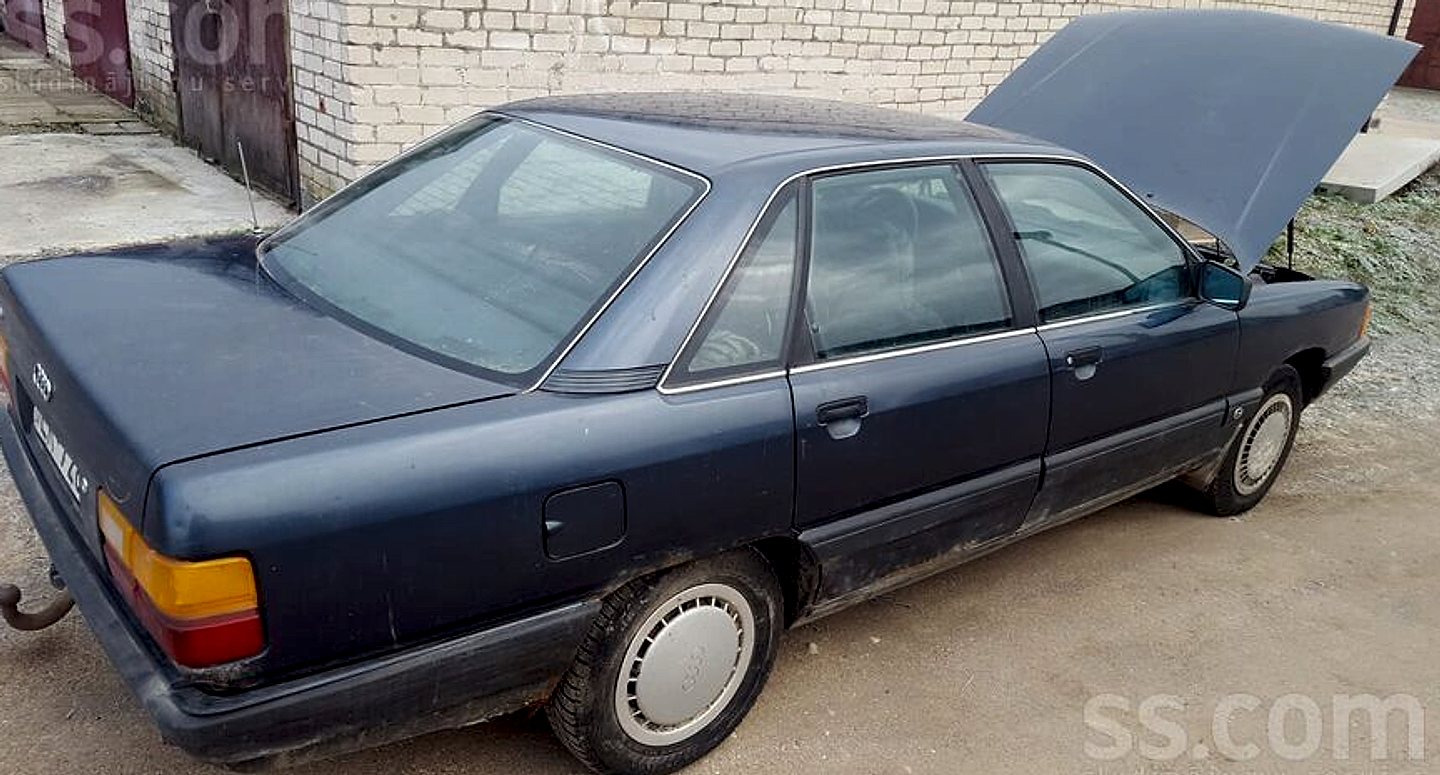 Audi 100, 1988. gads