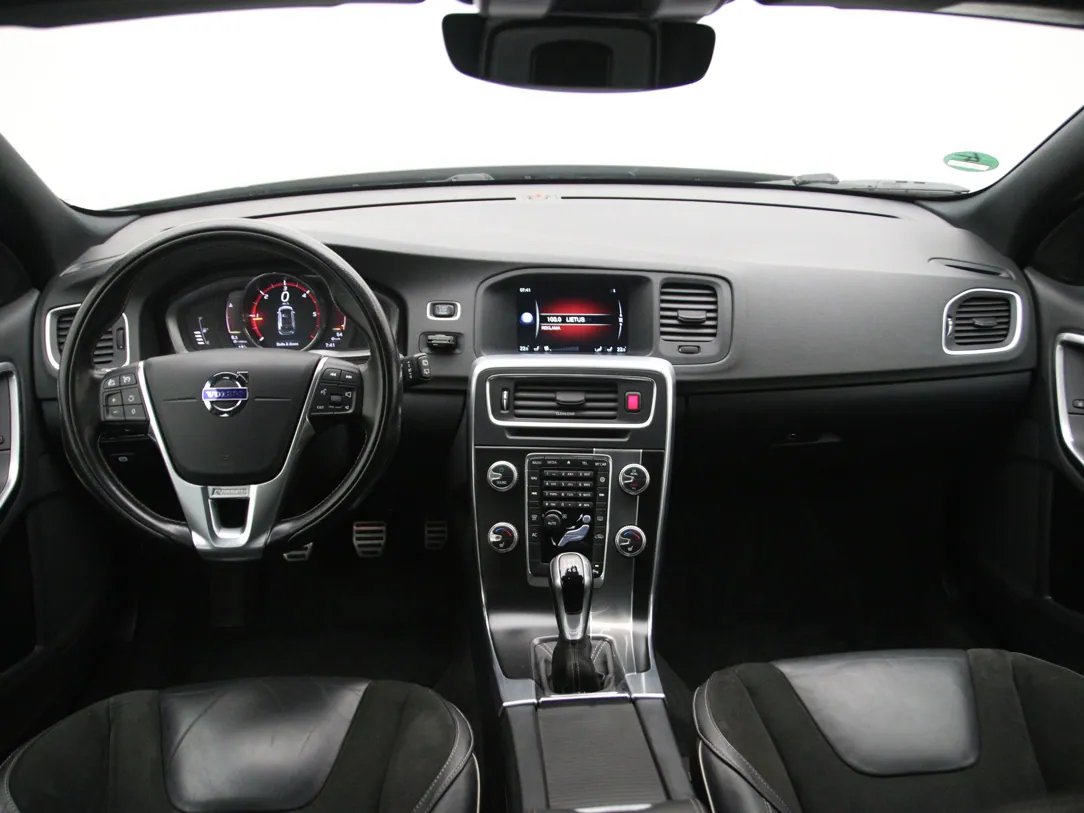 Volvo V60 — foto 3