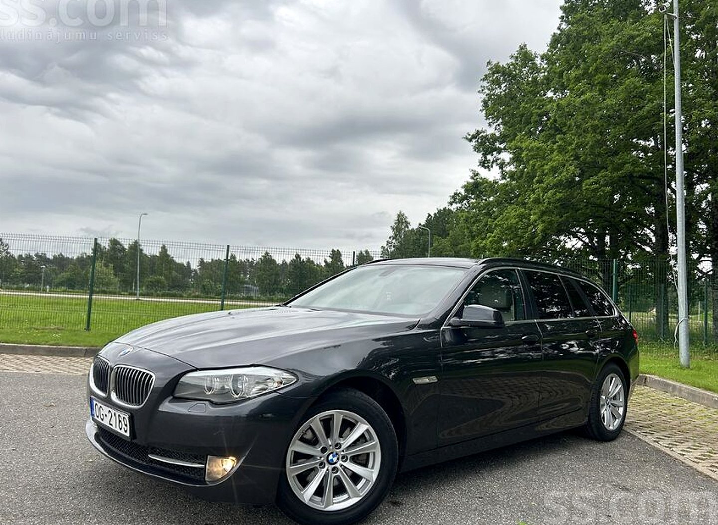BMW 520 — foto 2
