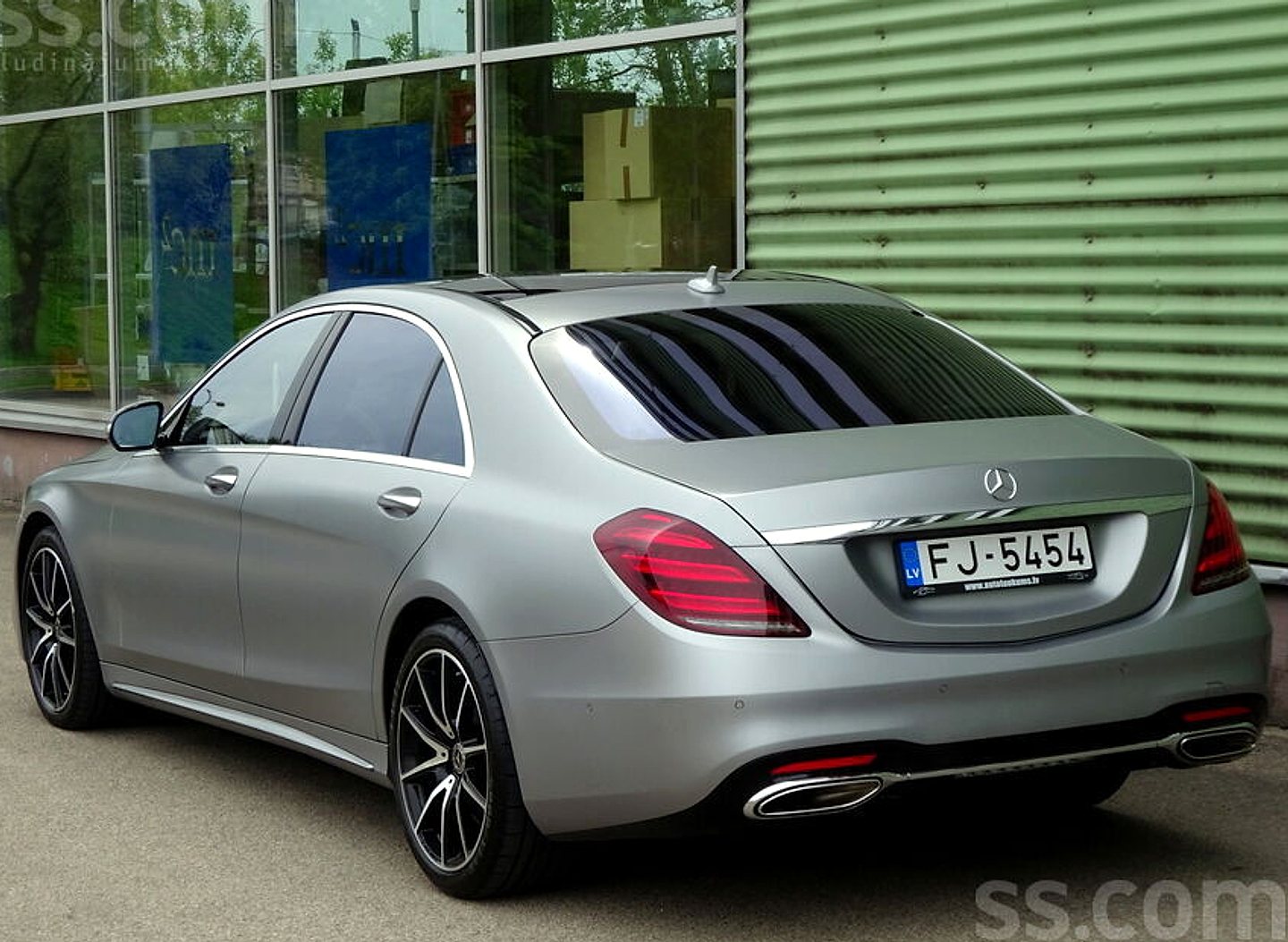 Mercedes-Benz S560 — foto 4
