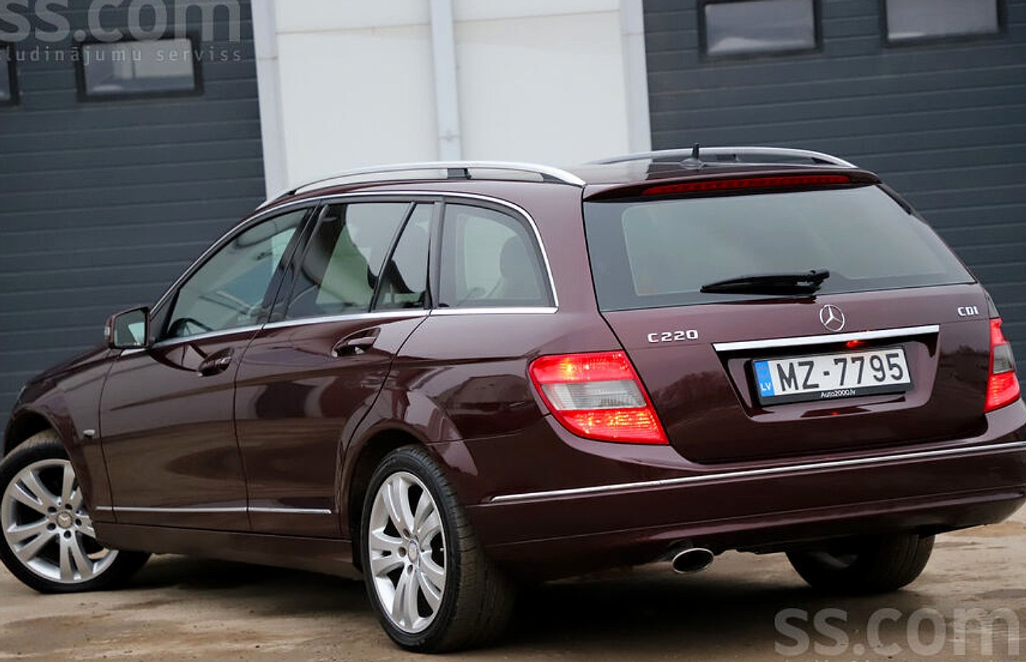 Mercedes-Benz C220 — foto 5