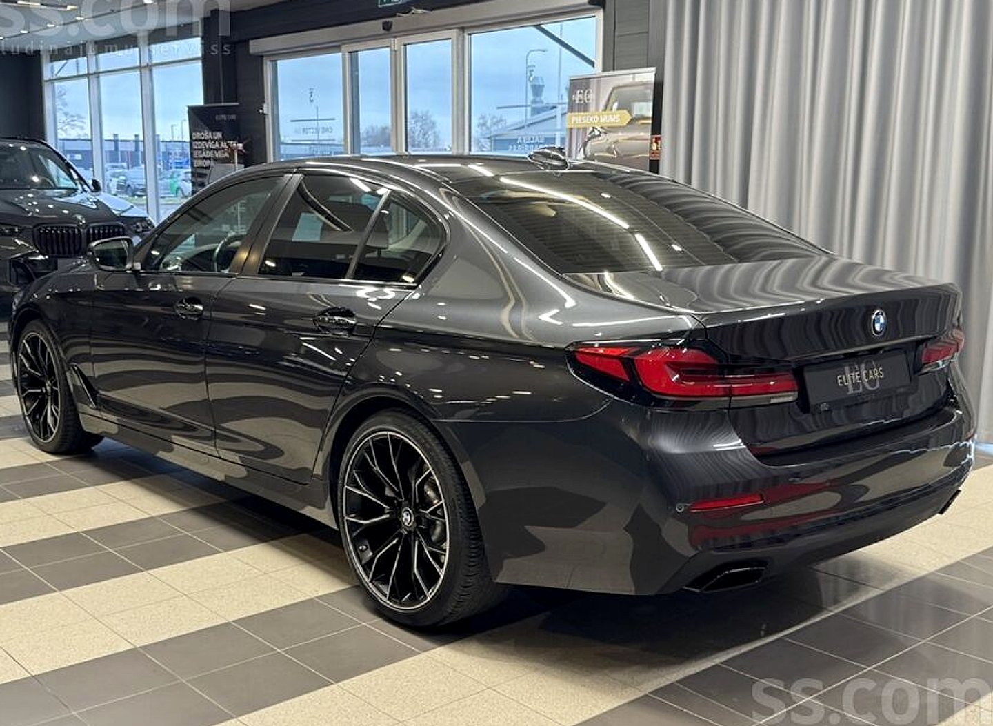 BMW 520 — foto 6