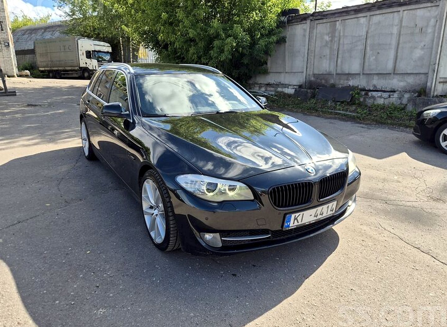 BMW 520 — foto 2