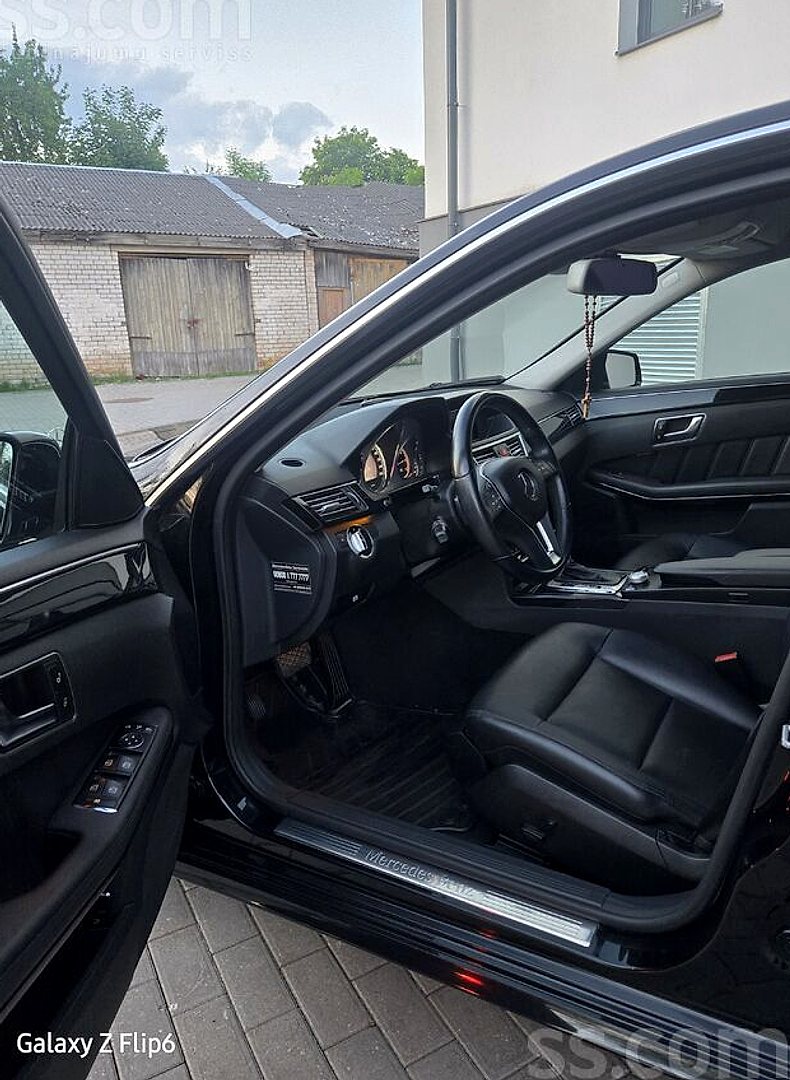 Mercedes-Benz E200 — foto 6