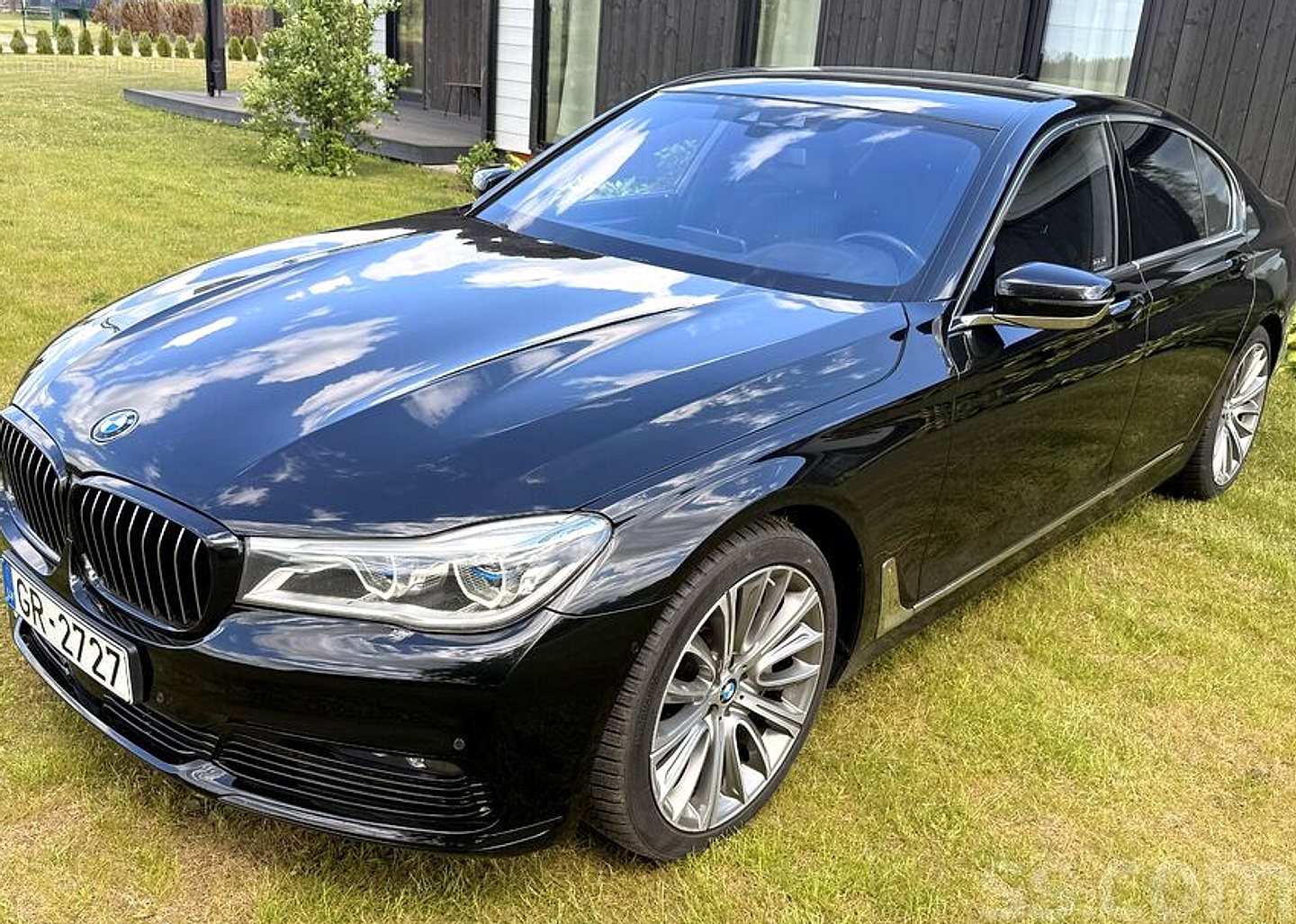 BMW 750, 2016. gads
