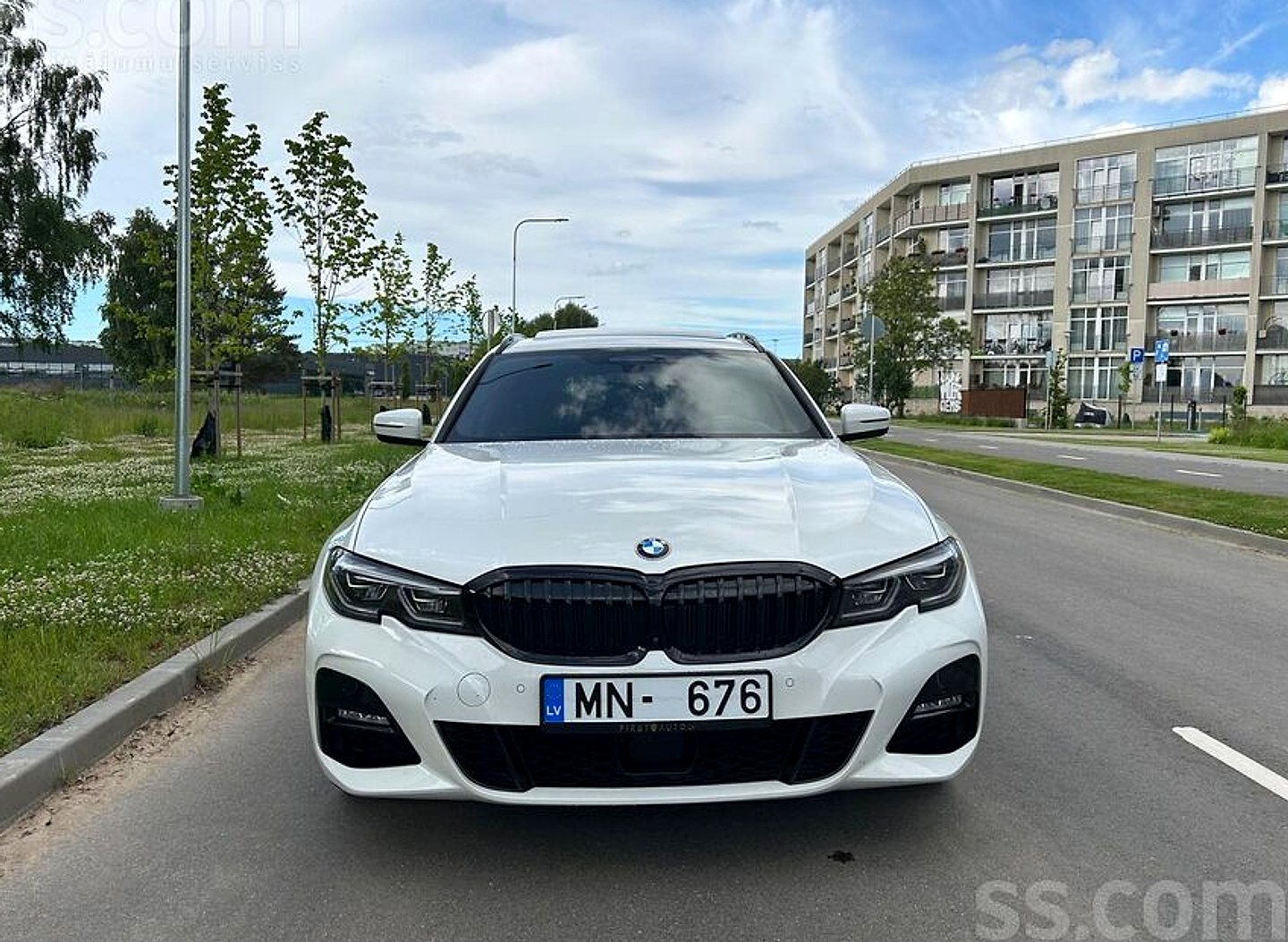 BMW 330 — foto 2