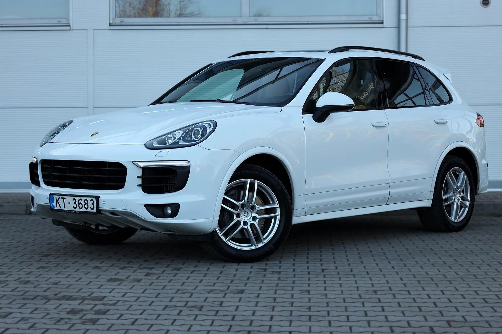 Porsche Cayenne, 2017. gads
