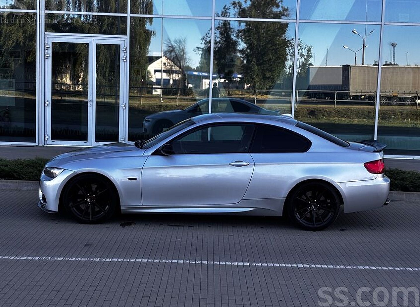 BMW 330 — foto 3