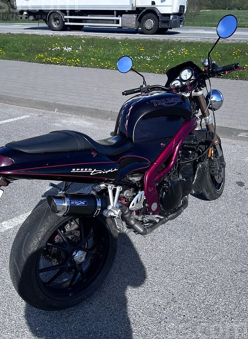 Triumph Speed Triple, 1999. gads
