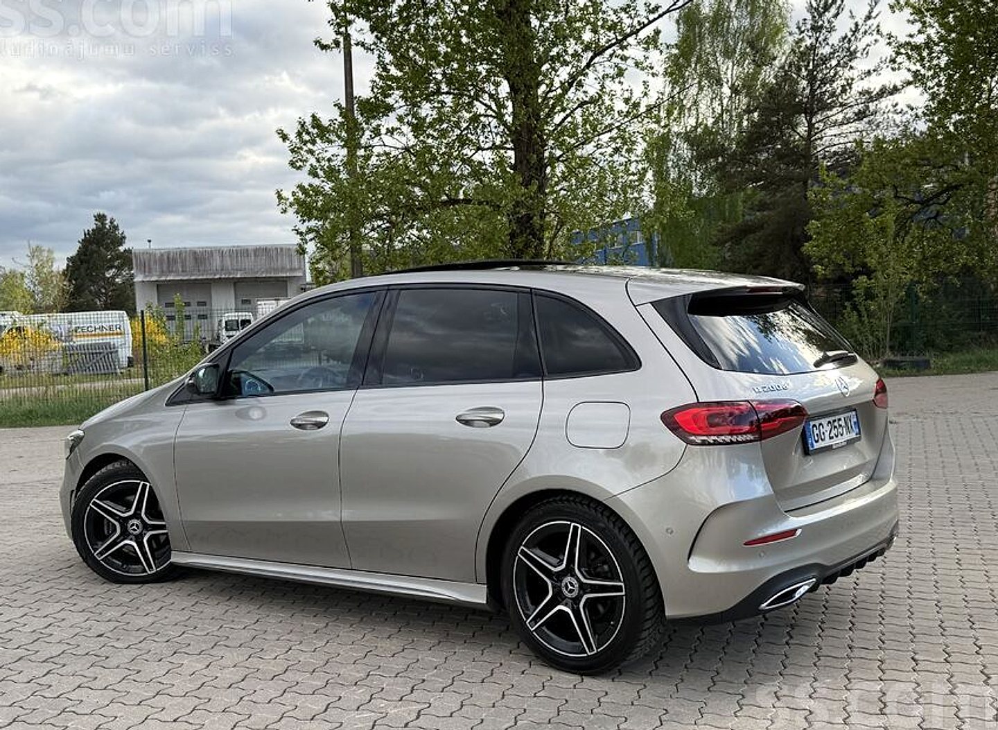 Mercedes-Benz B200 — foto 4