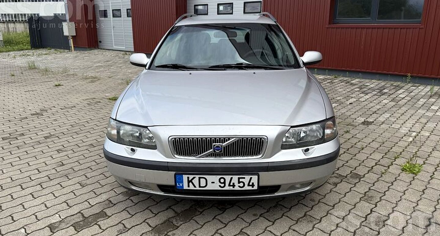 Volvo V70 — foto 2