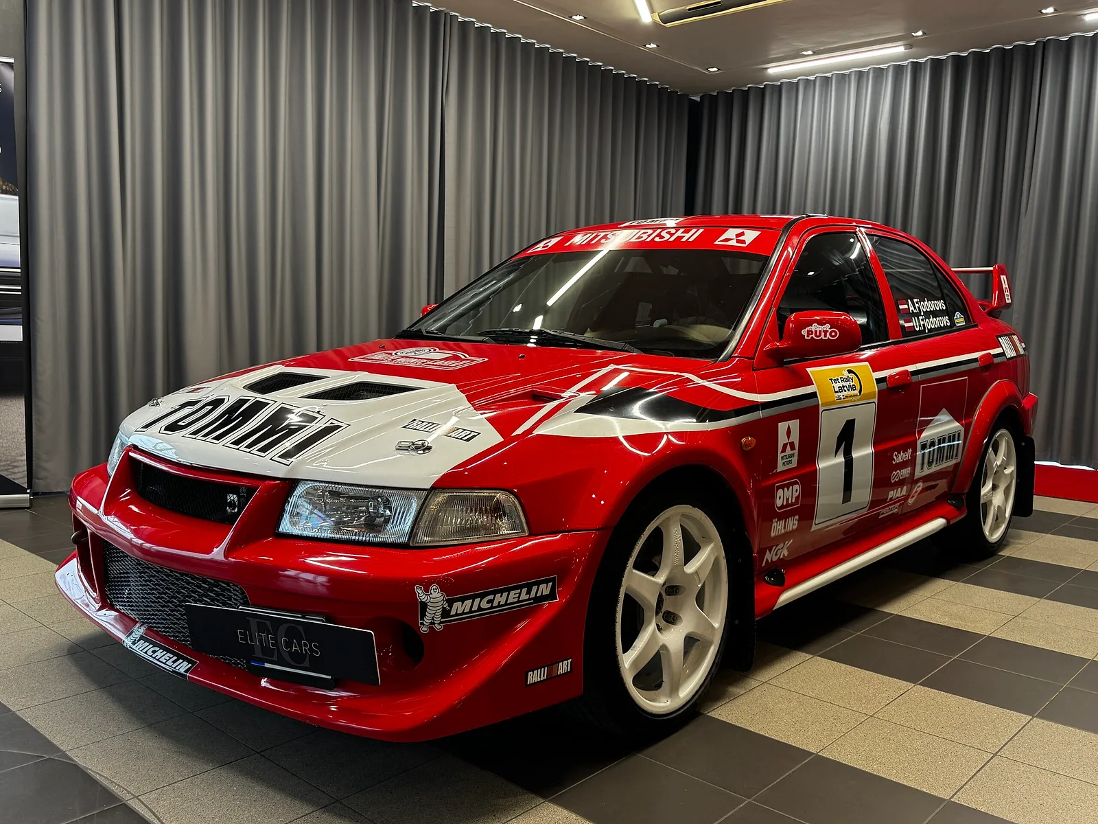 Mitsubishi Lancer Evolution, 2001. gads