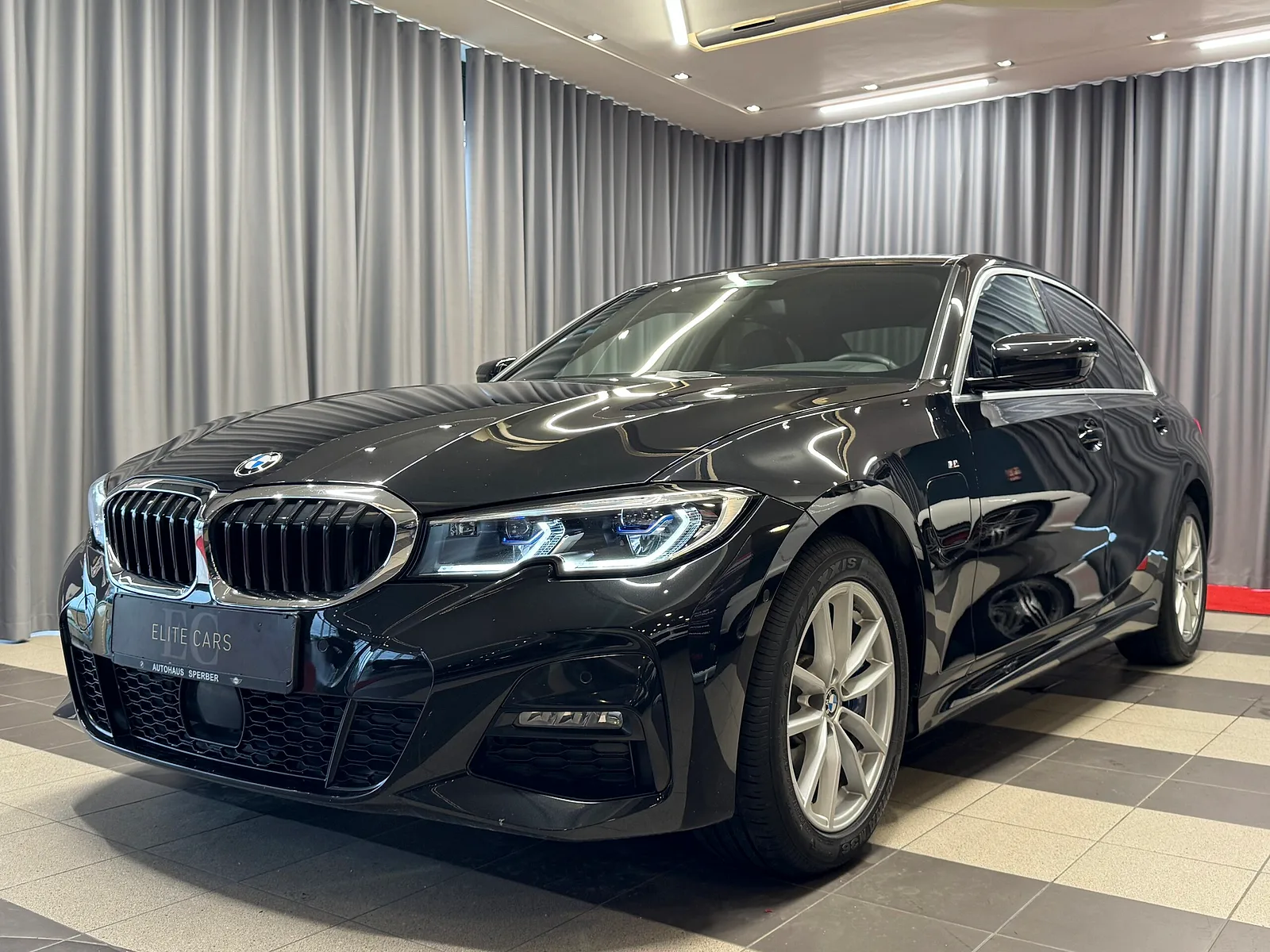 BMW 330, 2019. gads