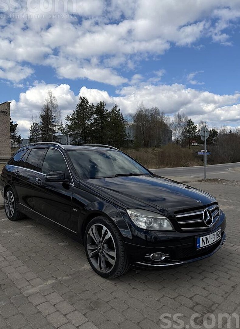 Mercedes-Benz C320 — foto 2