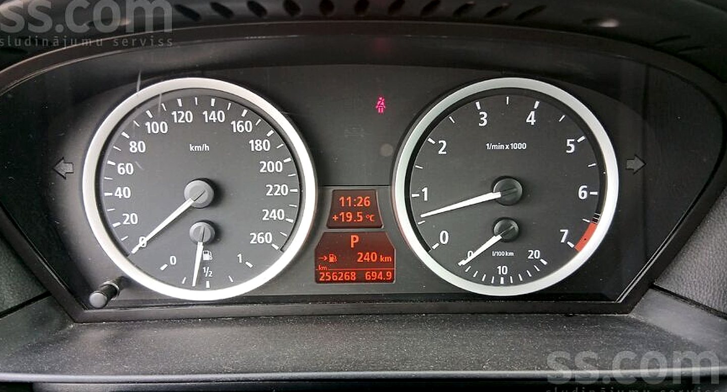 BMW 520 — foto 2