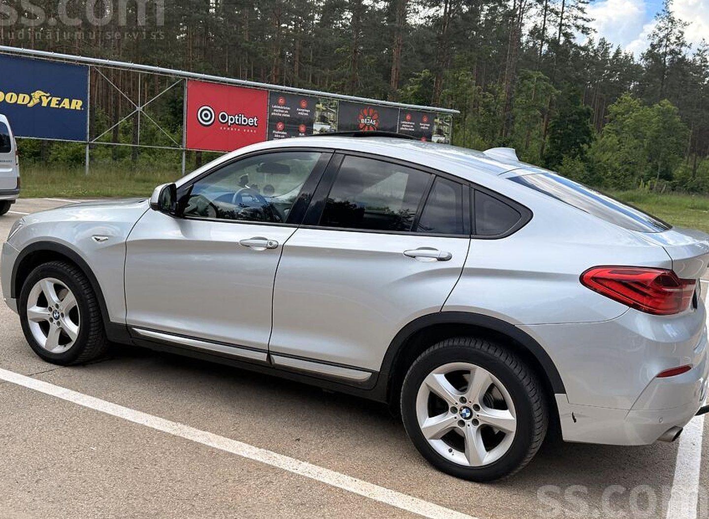BMW X4 — foto 3