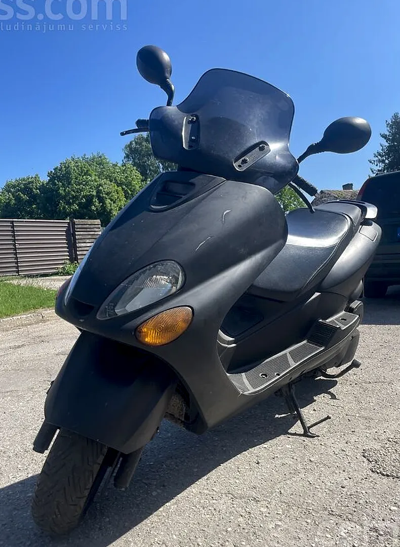 Yamaha Majesty, 1999. gads