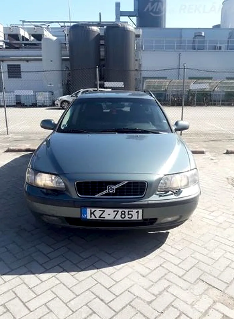 Volvo V70, 2000. gads