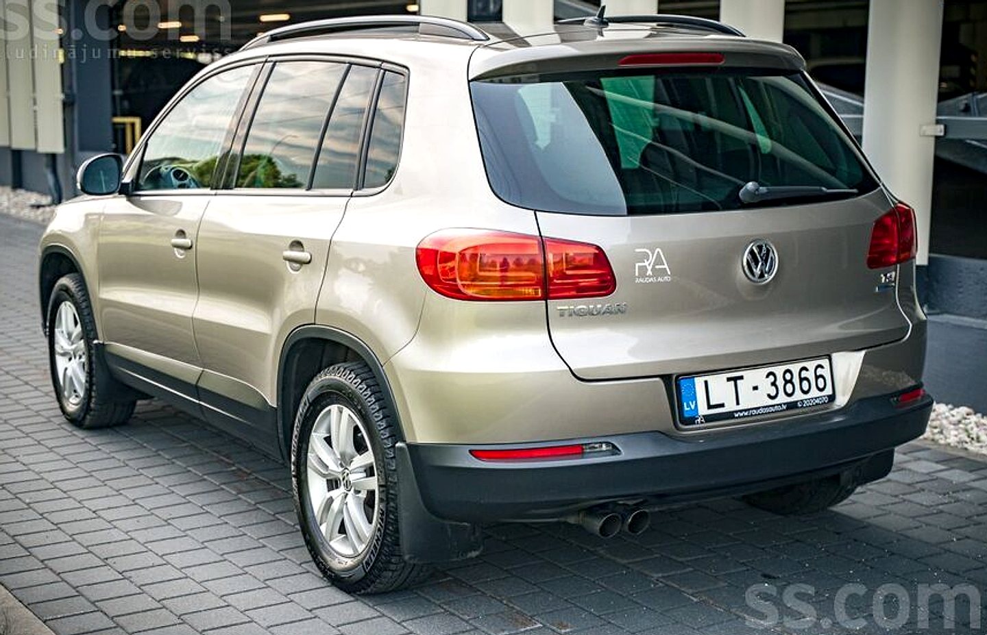 Volkswagen Tiguan — foto 6
