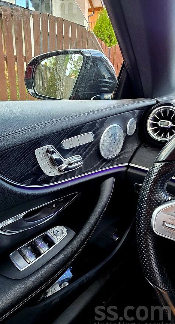 Mercedes-Benz E300 — foto 6