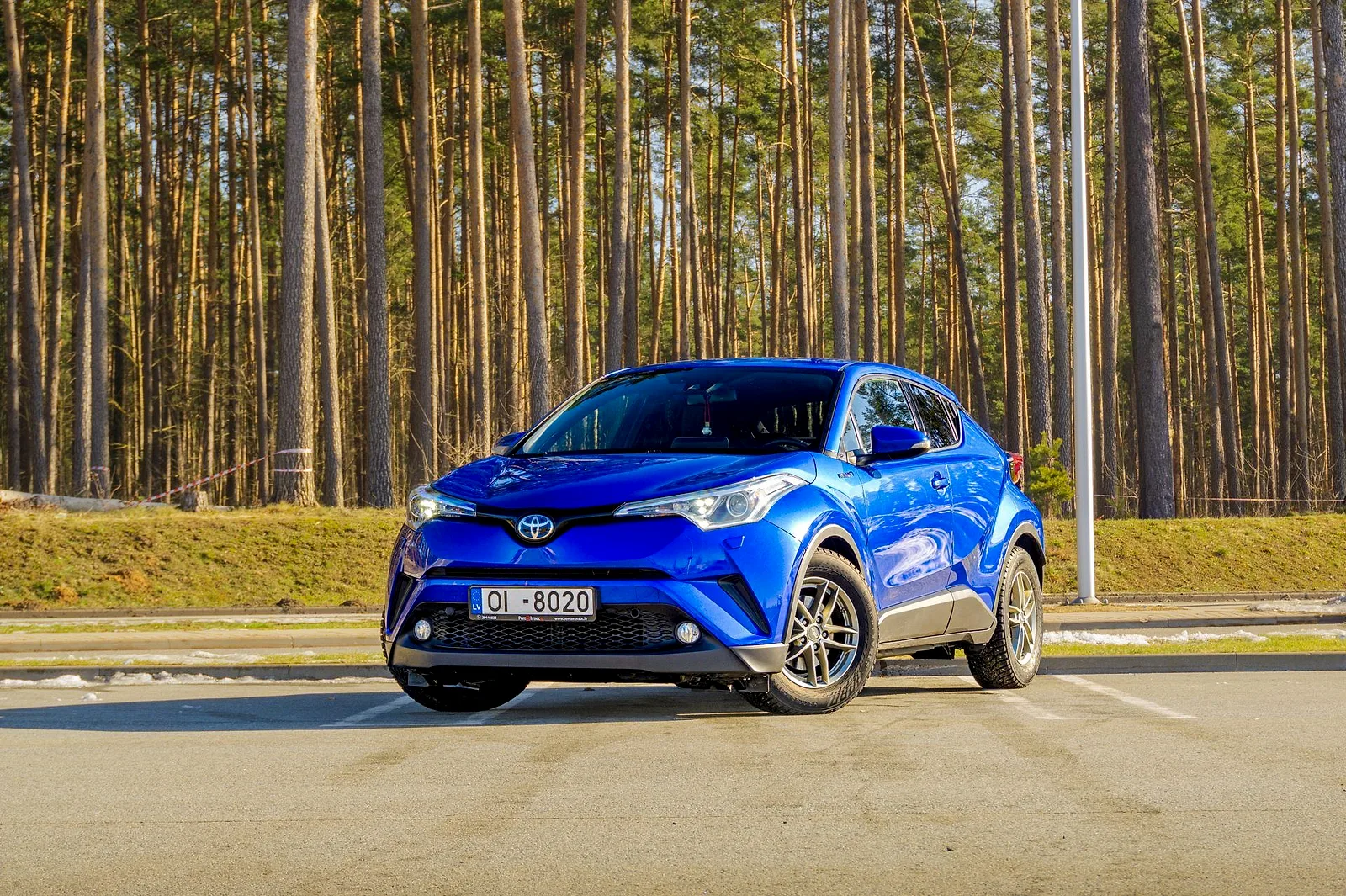 Toyota C-HR HYBRID, 2018. gads