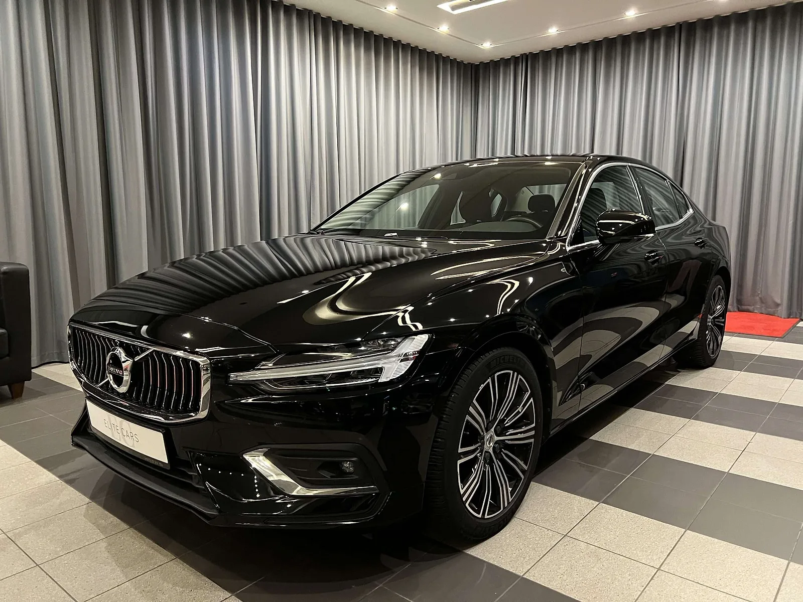 Volvo S60 2.0Hev B3 Inscription, 2021. gads
