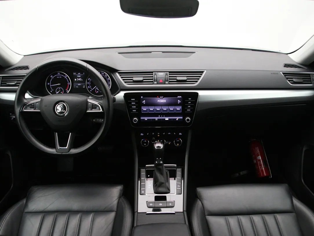 Škoda Superb — foto 3