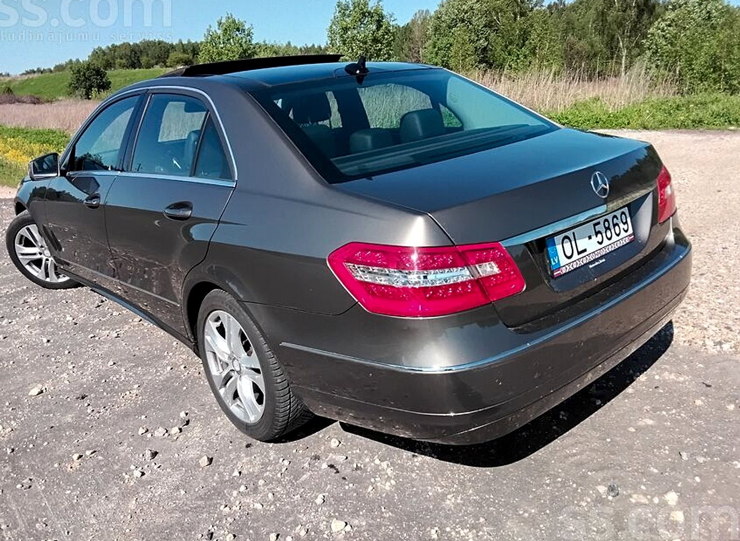 Mercedes-Benz E200 — foto 3