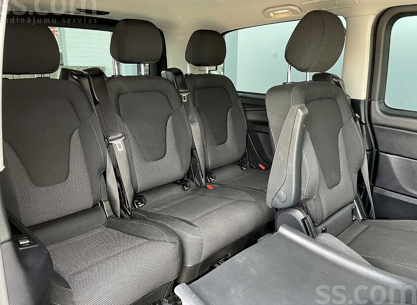 Mercedes-Benz V220 — foto 6