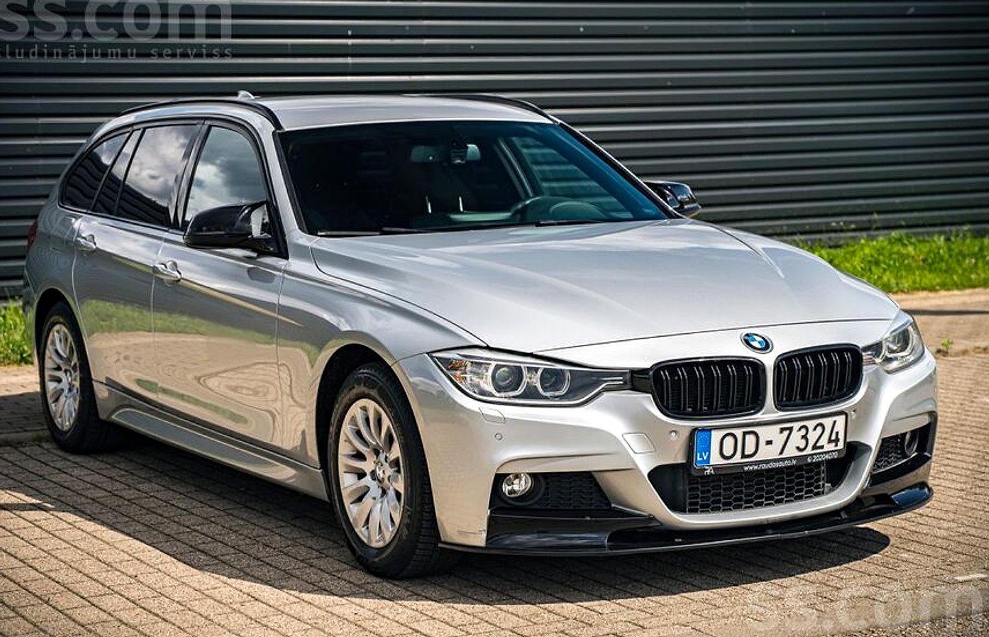 BMW 320 — foto 3