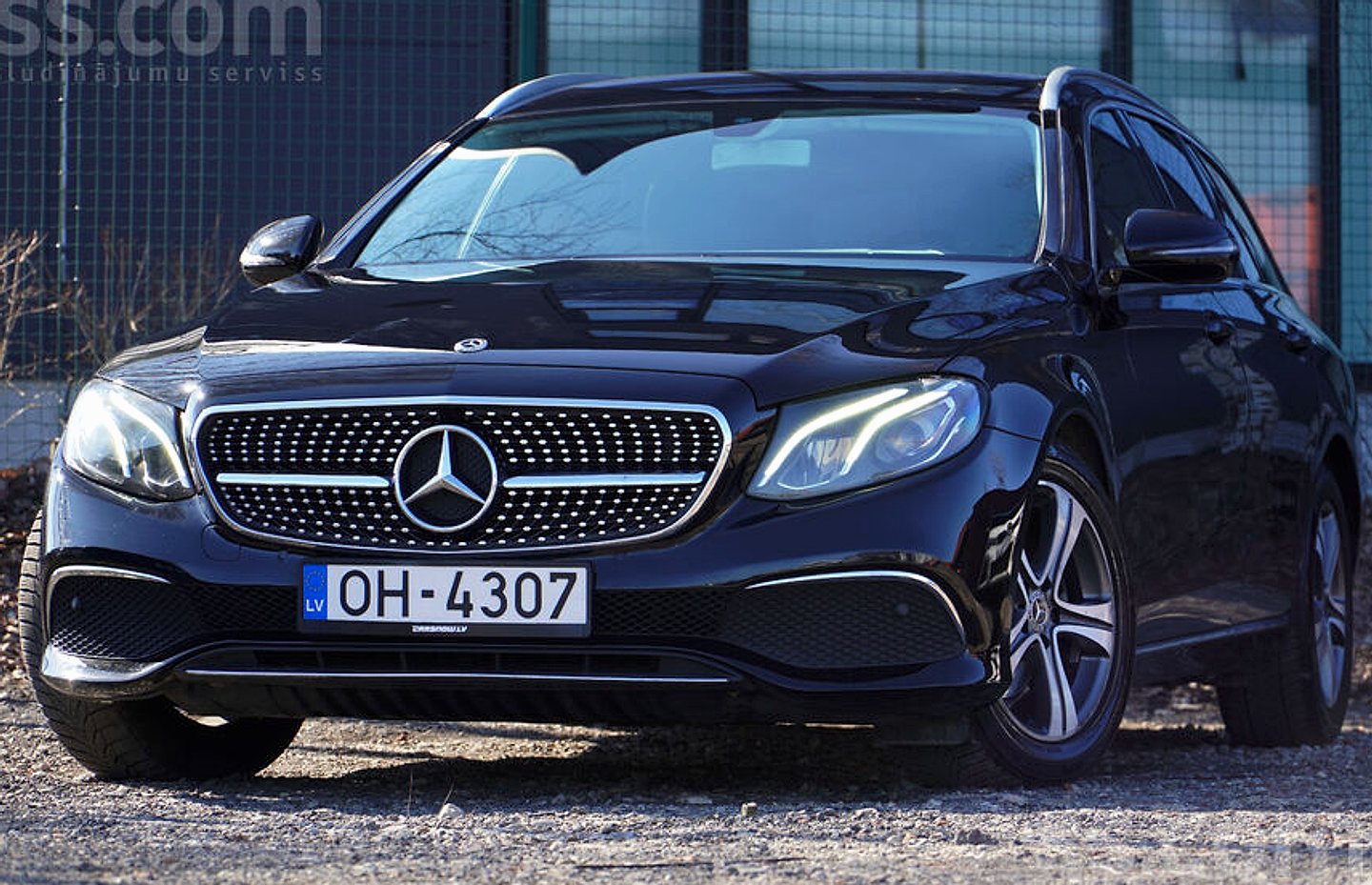 Mercedes-Benz E220 — foto 4