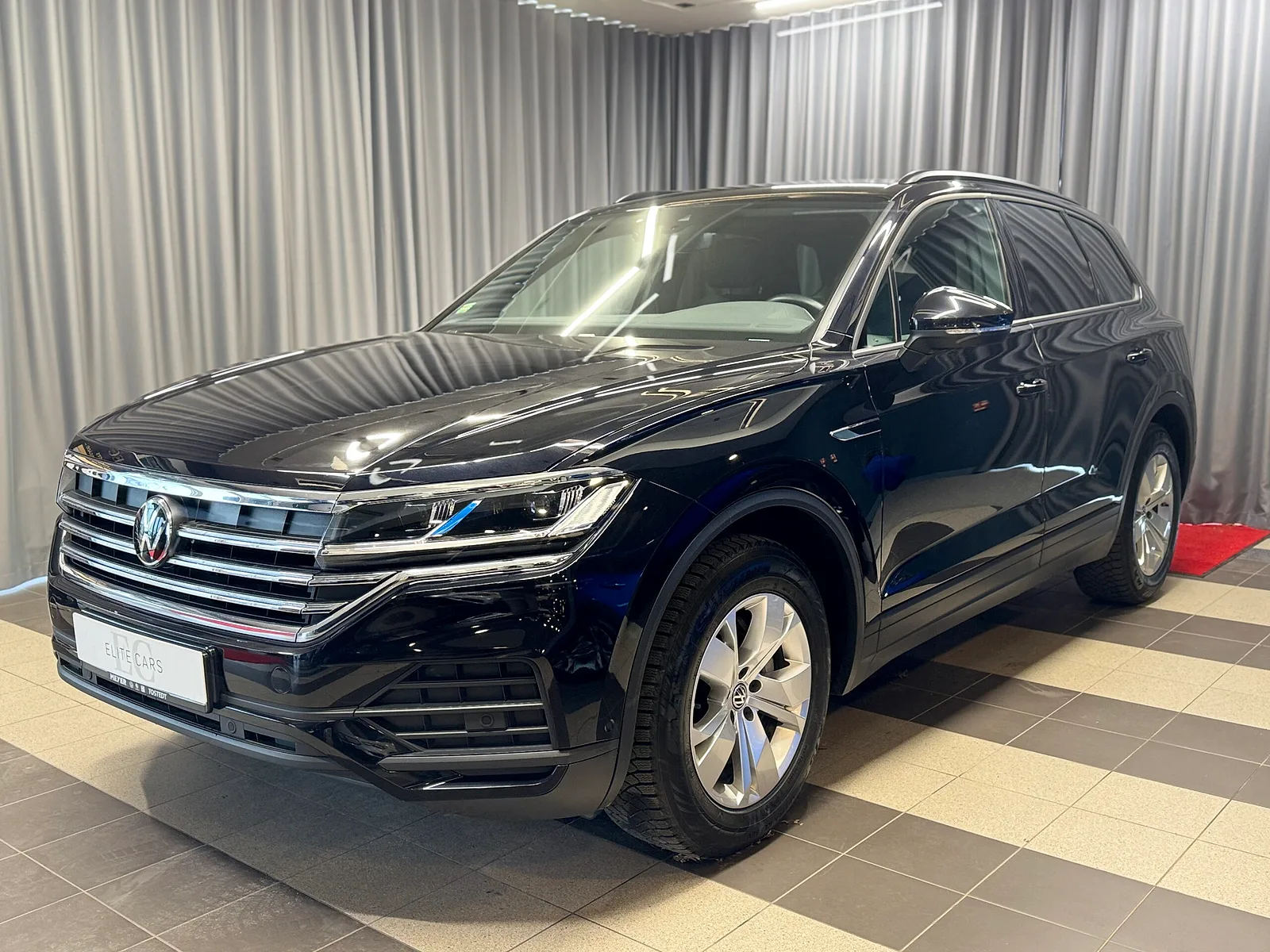 Volkswagen Touareg, 2022. gads